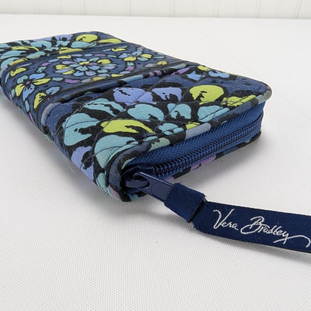 Vera Bradley Quilted Wallet Zip Closure Blue Floral Design Clutch Fabric